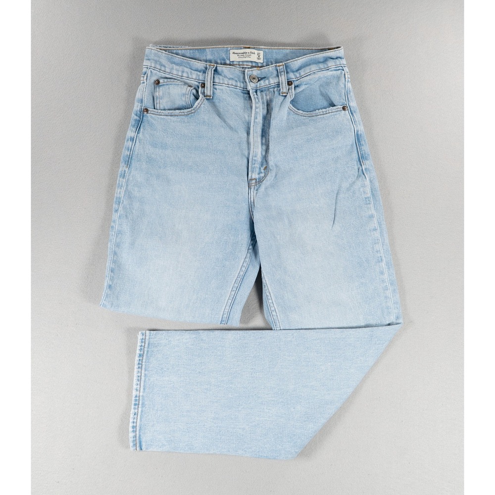 Abercrombie & Fitch Ultra High Rise Ankle Straight Jeans Light Wash Size 27/4